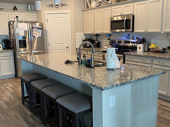 3rd image of 19 N Firestone Way