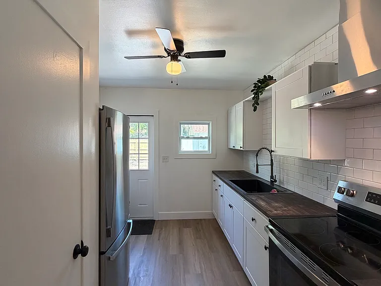 206 S Highland Ave #A — Photo 4