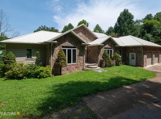 383 Maiden Ln, Speedwell, TN 37870