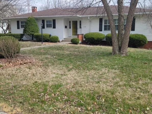 216 S 12th St, Petersburg, IL 62675