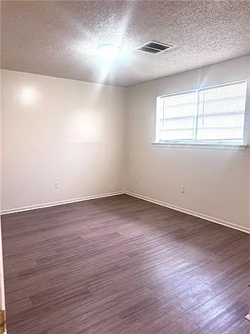 1 bed, 1.0 bath, 687 sqft, $900 — Photo 4