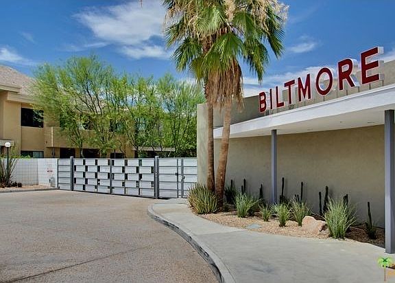 Biltmore entry