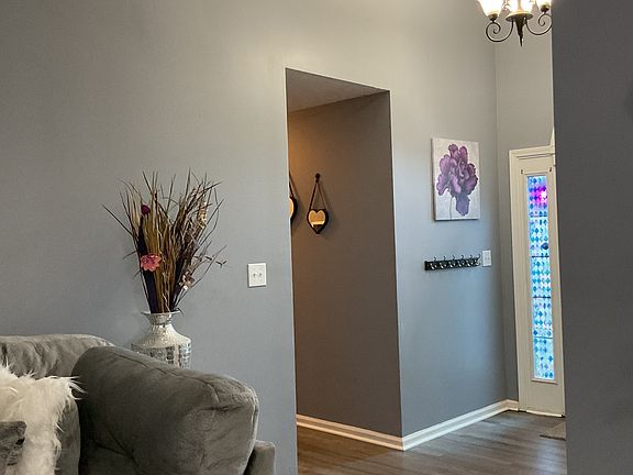 4th image of 1640 Broad Cir