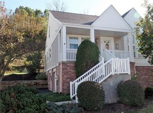 180 Old Village Ln, Bethel Park, PA 15102