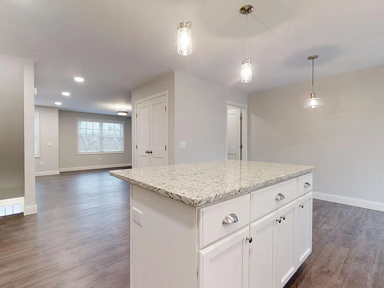 83 Pulaski St — Photo 11