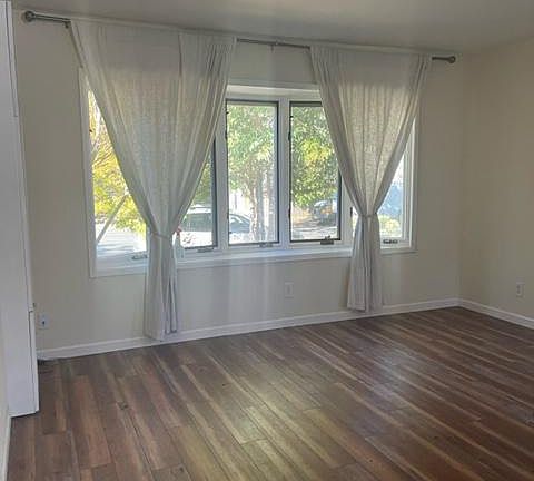 4th image of 749 Mountain View Ave