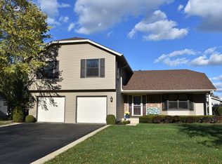 494 Franklin Ln, Elk Grove Village, IL 60007