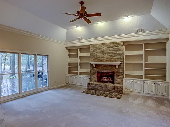 4th image of 9041 Post Oak Ln