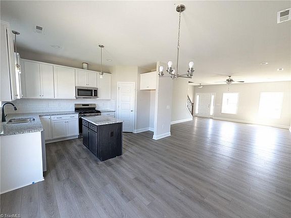 4th image of 702 Palomino Mustang Dr #597
