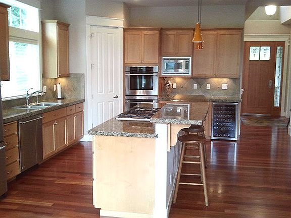 2nd image of 10601 NE 110th St