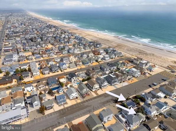 12 Trenton Ave, Lavallette, NJ 08735