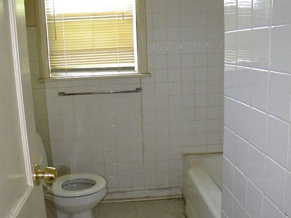 5th image of 3303 1/2 Garfield St