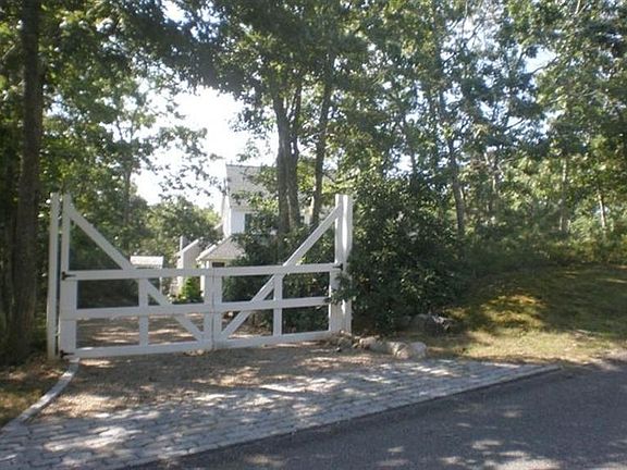 3rd image of 24 Meadow View Road