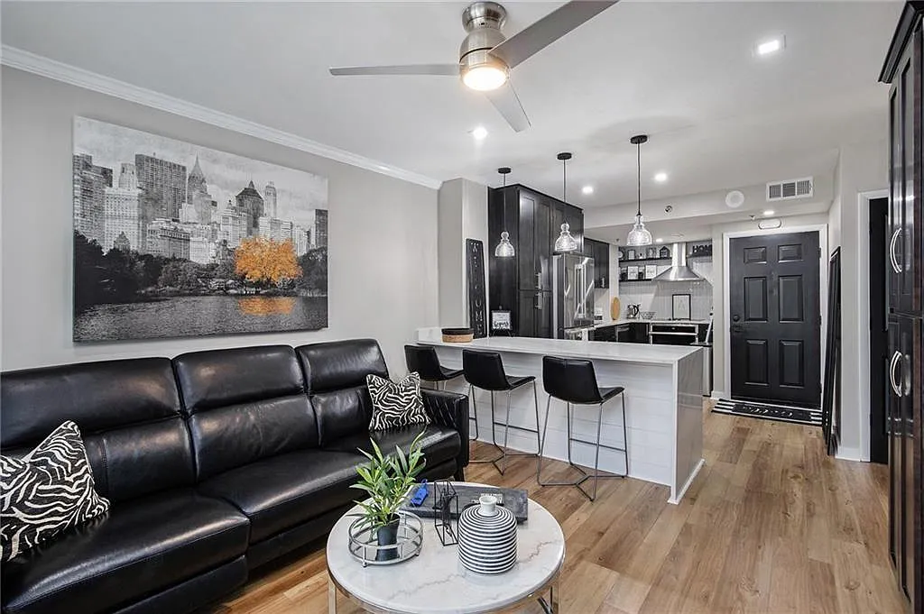 1 bed, 1.0 bath, 625 sqft, $2,000 — Photo 3