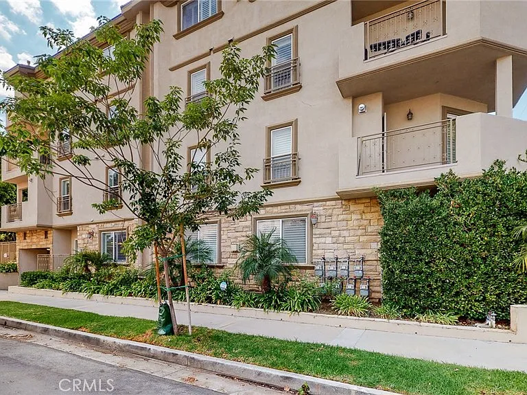 11540 Moorpark St #103 — Photo 31