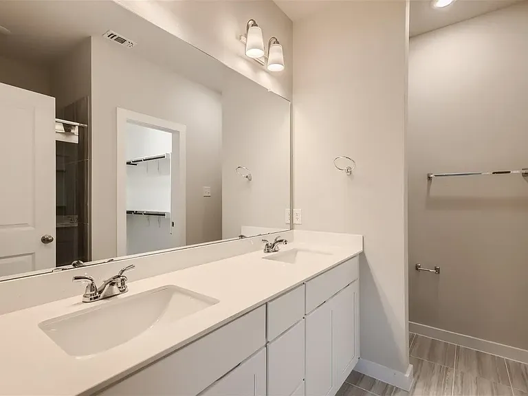 2404 Freshwater Ln — Photo 13