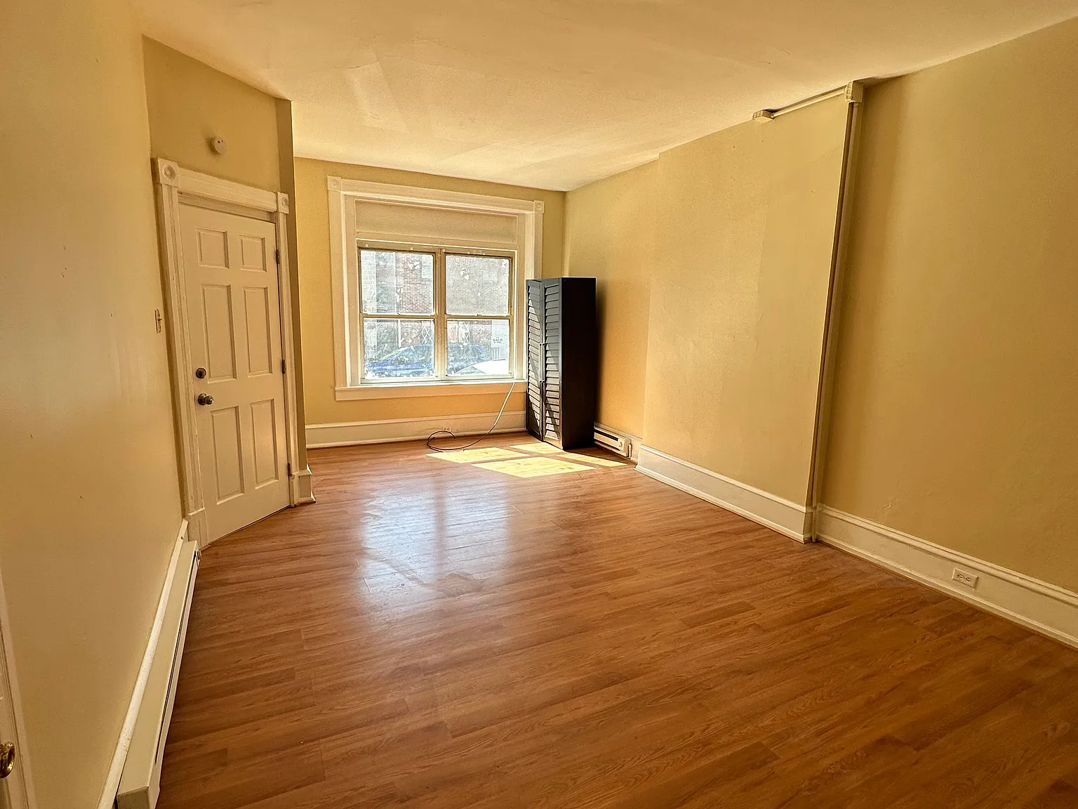1 bed, 1.0 bath, $1,050 — Photo 2