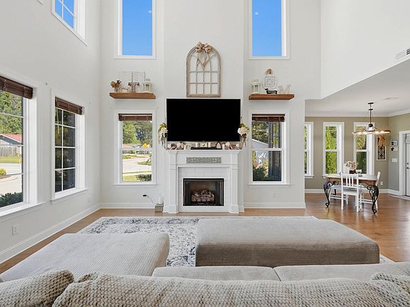 4th image of 1588 Cobbler Ct