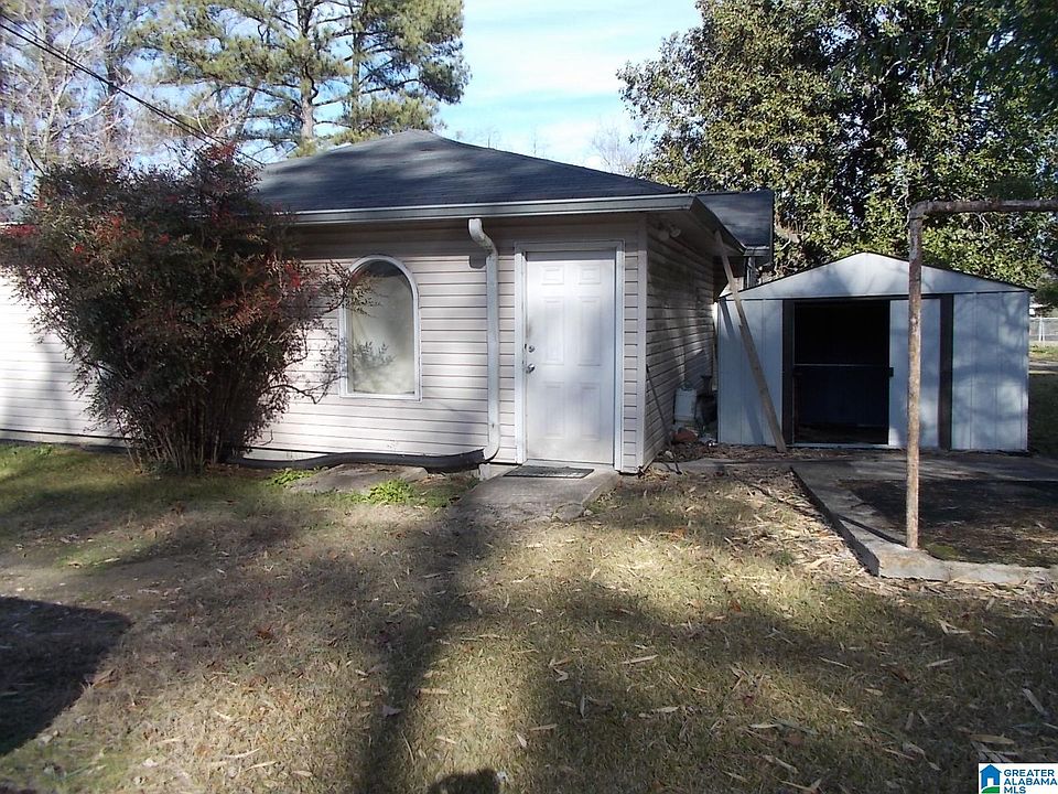 2nd image of 1712 Cherry Ave