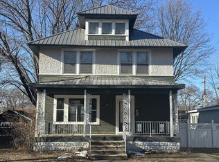 1521 Charles St, La Crosse, WI 54603