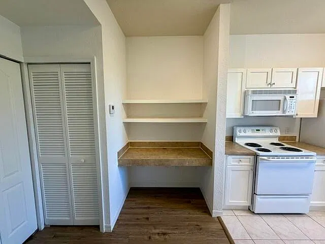 11011 Legacy Ln — Photo 4