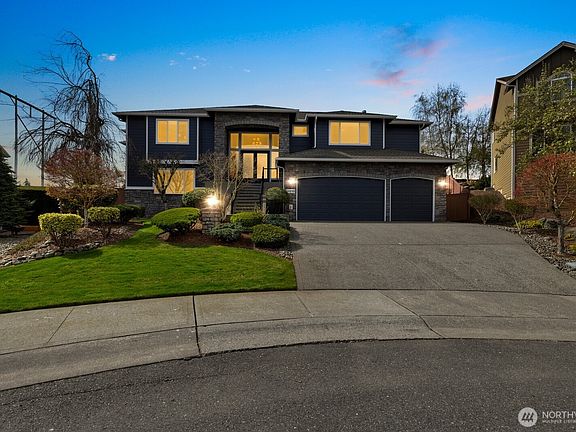 2nd image of 3010 219th Avenue E