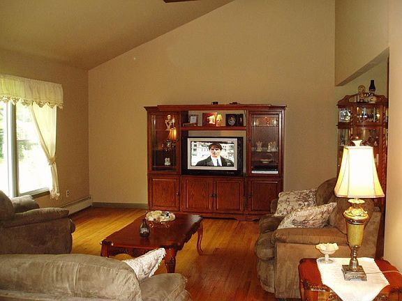 Vaulted Ceiling - Beautiful hardwood floors on the entire 2nd level