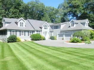 14 Abbott Ln, Ipswich, MA 01938