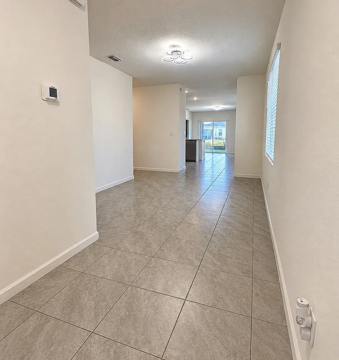 3 bed, 2.0 bath, 1504 sqft, $2,500 — Photo 3