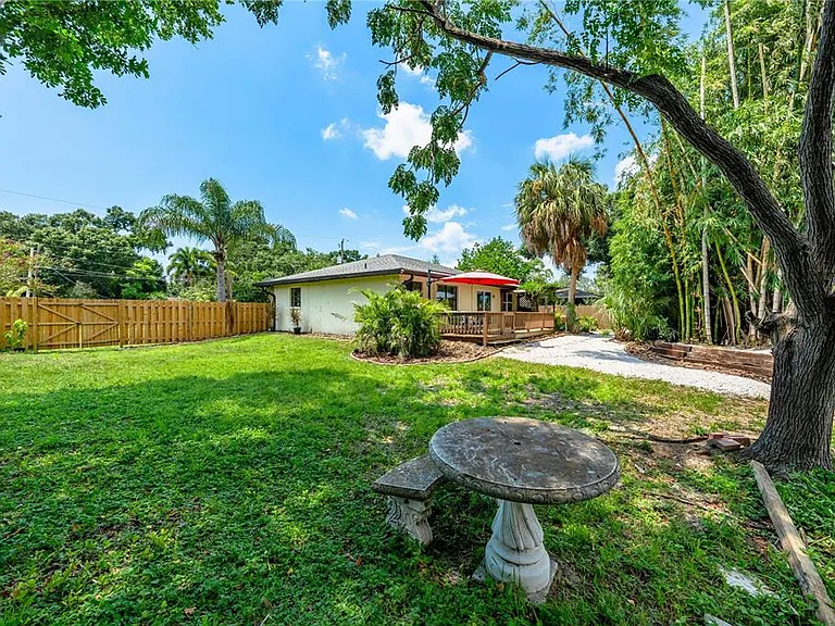3709 Alden Way — Photo 46