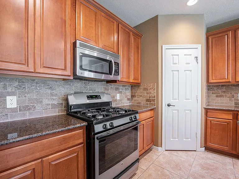 158 Rocky Point Dr — Photo 16