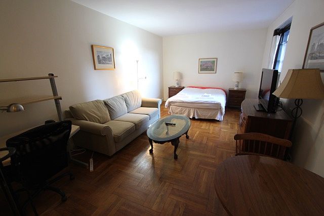 2nd image of 205 W 15th St APT 5P
