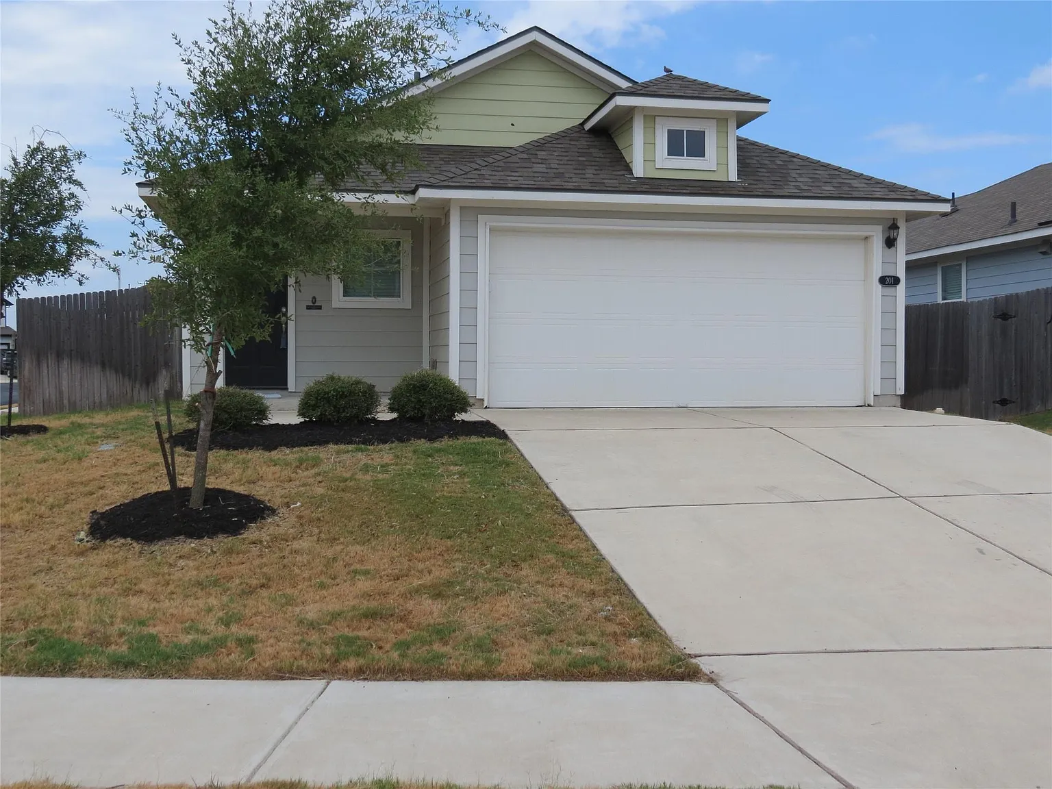 3 bed, 2.0 bath, 1533 sqft, $1,950 — Photo 1