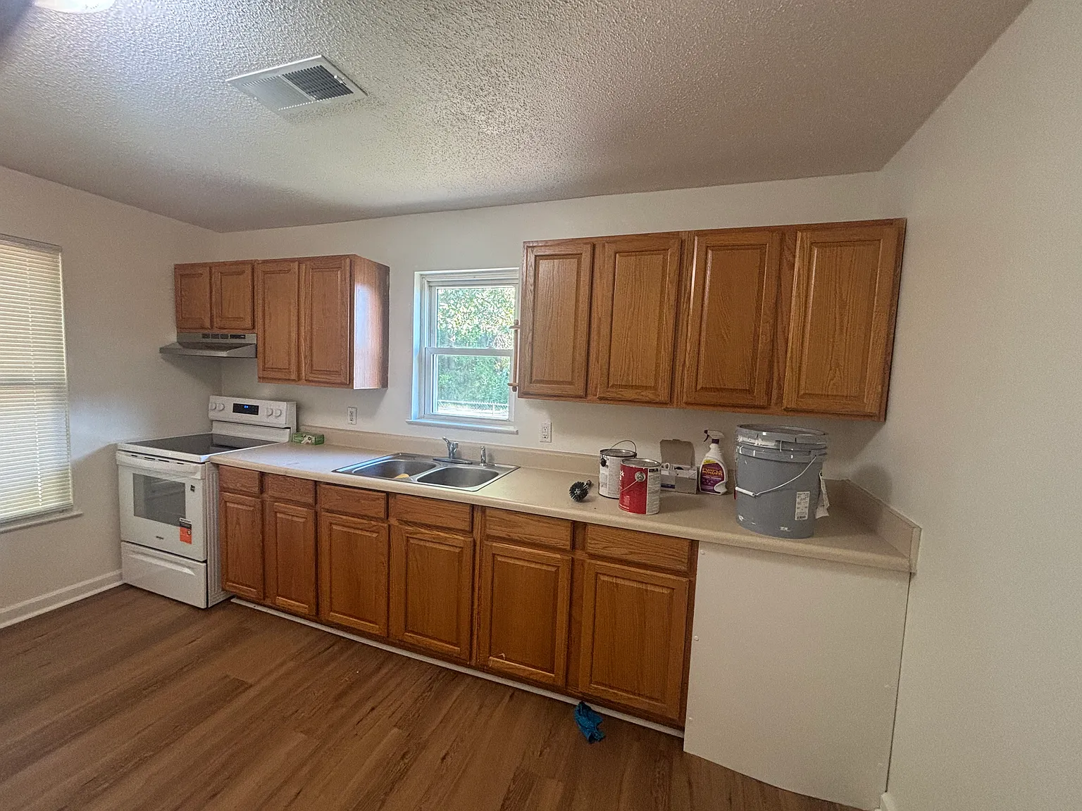 2 bed, 800 sqft, $1,295 — Photo 3