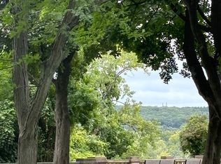 8 Arbor Way APT C, Holyoke, MA 01040