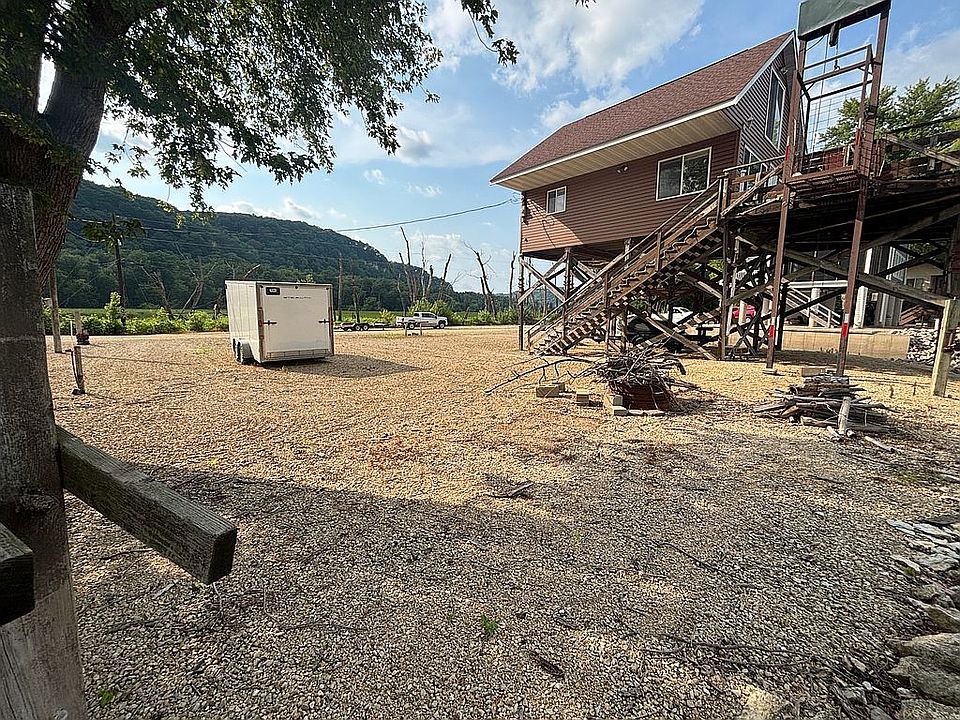 2nd image of 505 Cottage Rd