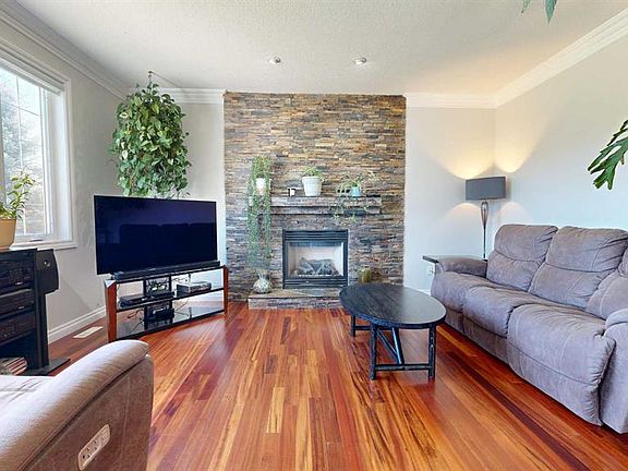 5th image of 4647 SW 93rd St