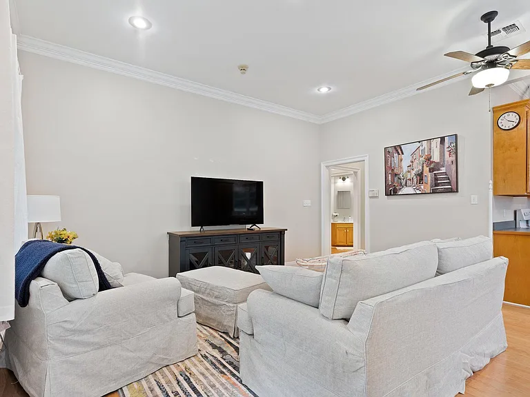 21414 Mary St — Photo 7