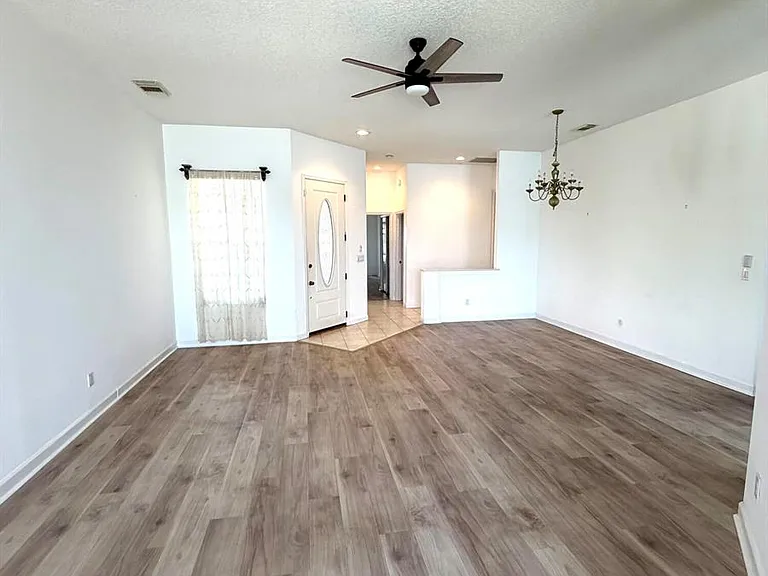 702 SW Aruba Bay — Photo 5