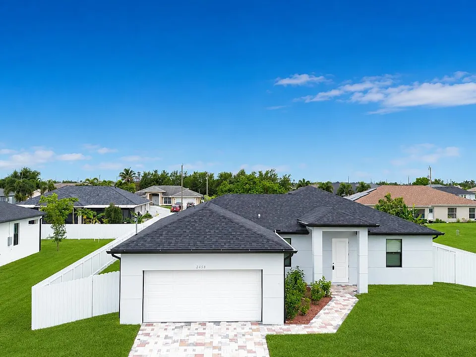 2458 NW 9th Ter