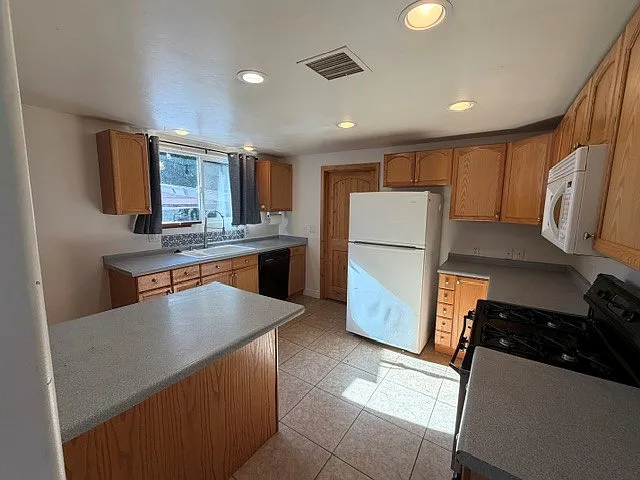 129 N Alarcon St #1 — Photo 15