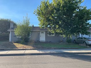 7945 Gladstone Ave, White City, OR 97503