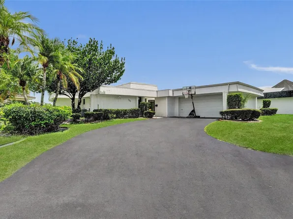 5704 Coco Palm Dr, Tamarac, FL 33319