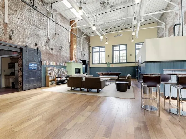 341 Monmouth Street image 15 of 17