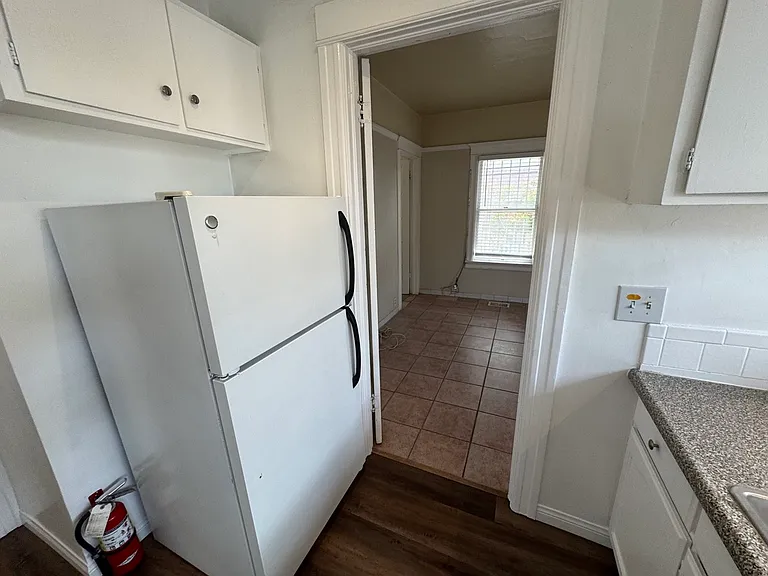1124 W 37th Pl #1124 — Photo 22
