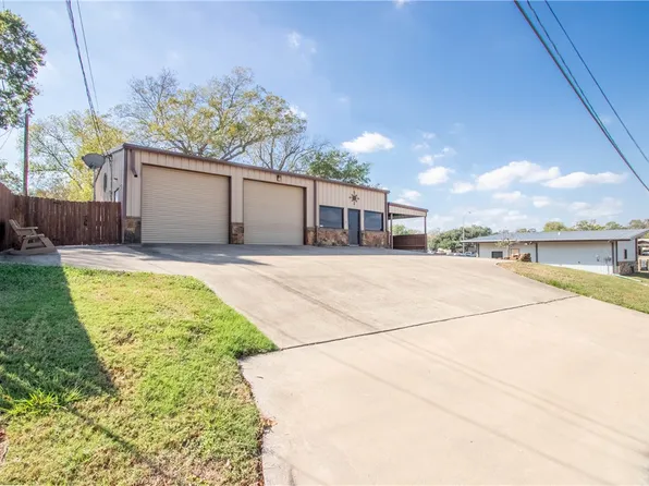 405 N Johnston St, Caldwell, TX 77836