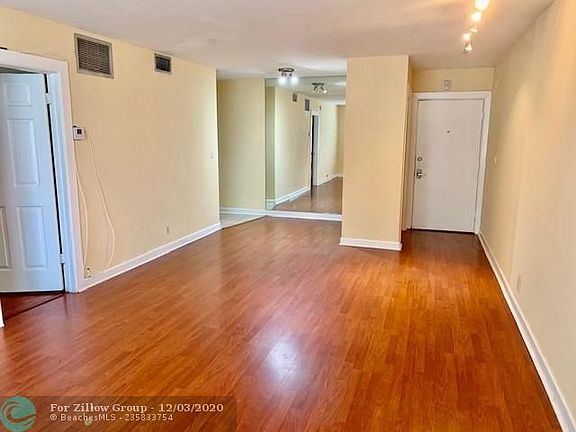 2nd image of 1950 N Andrews Ave APT 108D
