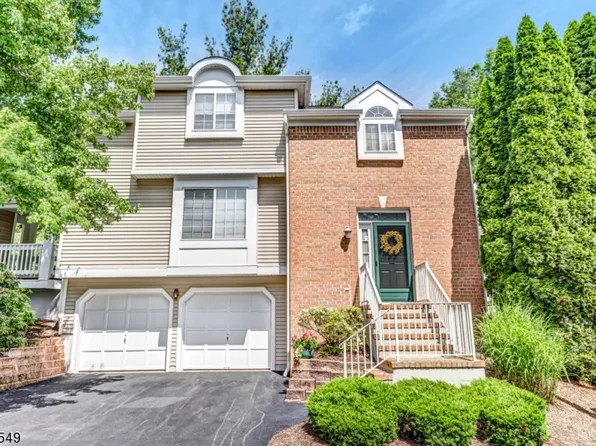 9 Schindler Ter, Long Hill Twp., NJ 07933