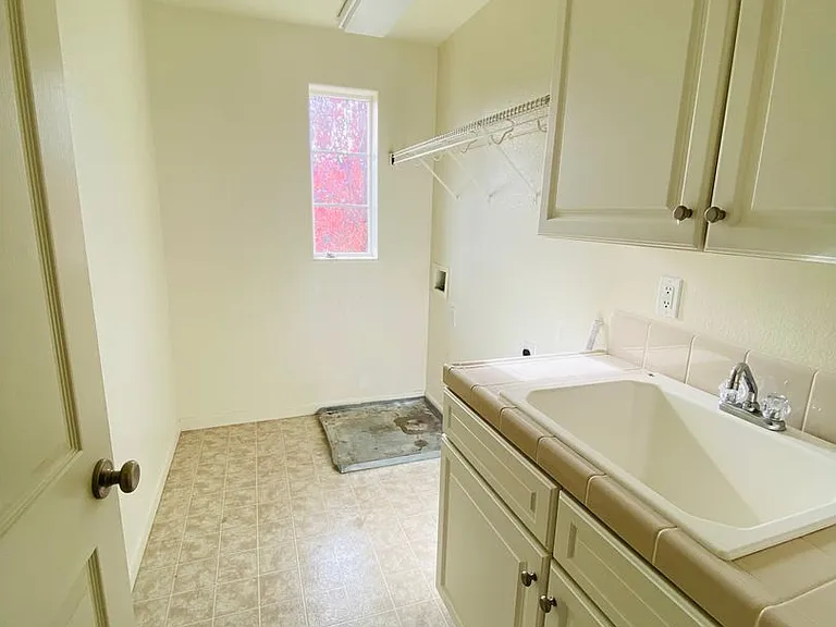 620 Candela Cir — Photo 22