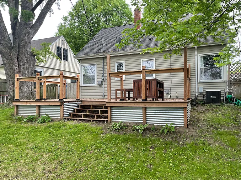 2818 Myrtle St — Photo 18
